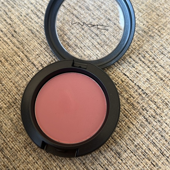 MAC Blush in Breath of Plum - Picture 2 of 3